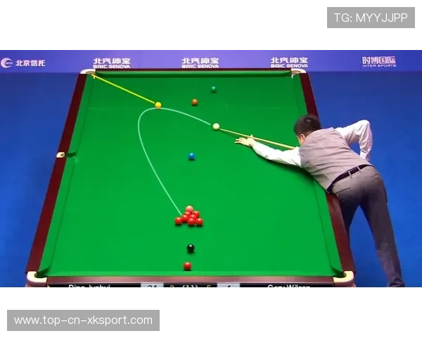 丁俊晖训练中完成精妙反线走位